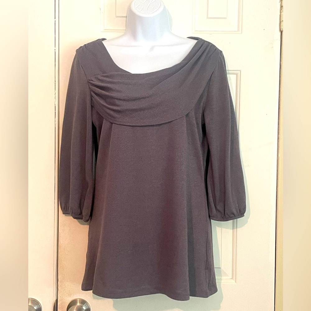 Kim Rogers Long sleeve gray blouse size medium.